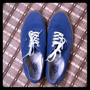 Navy/gum bottom vans skateboarding shoes